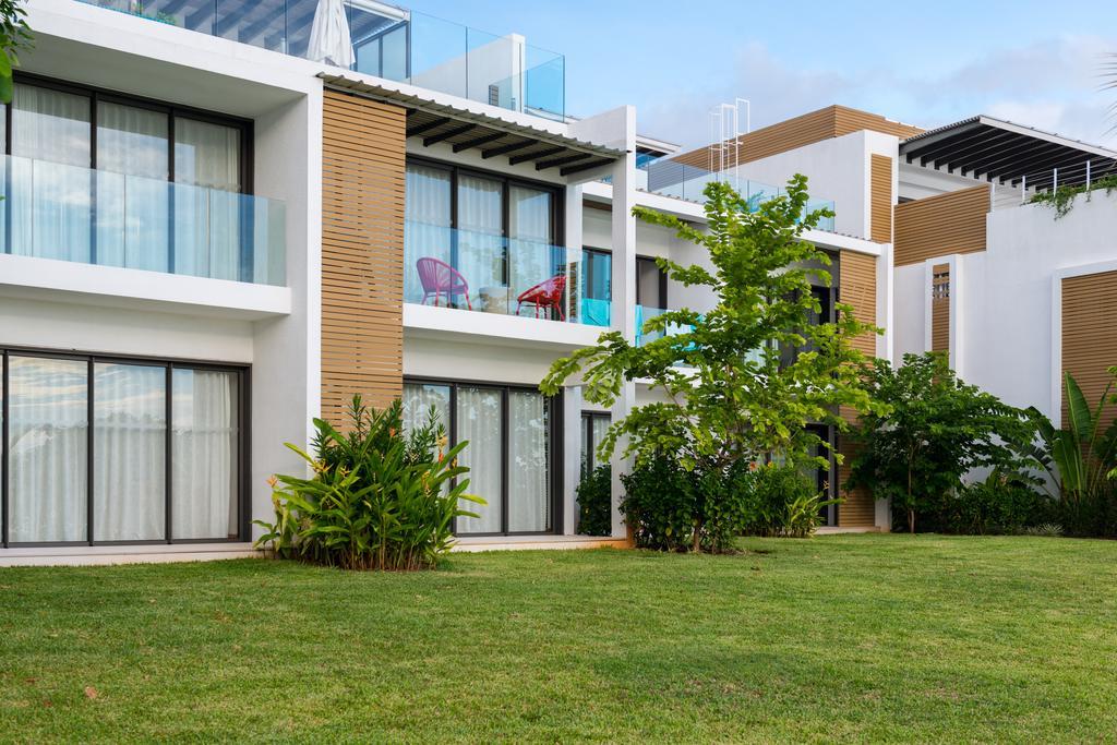 Villasun Seafront Apart At Capouest Apartment