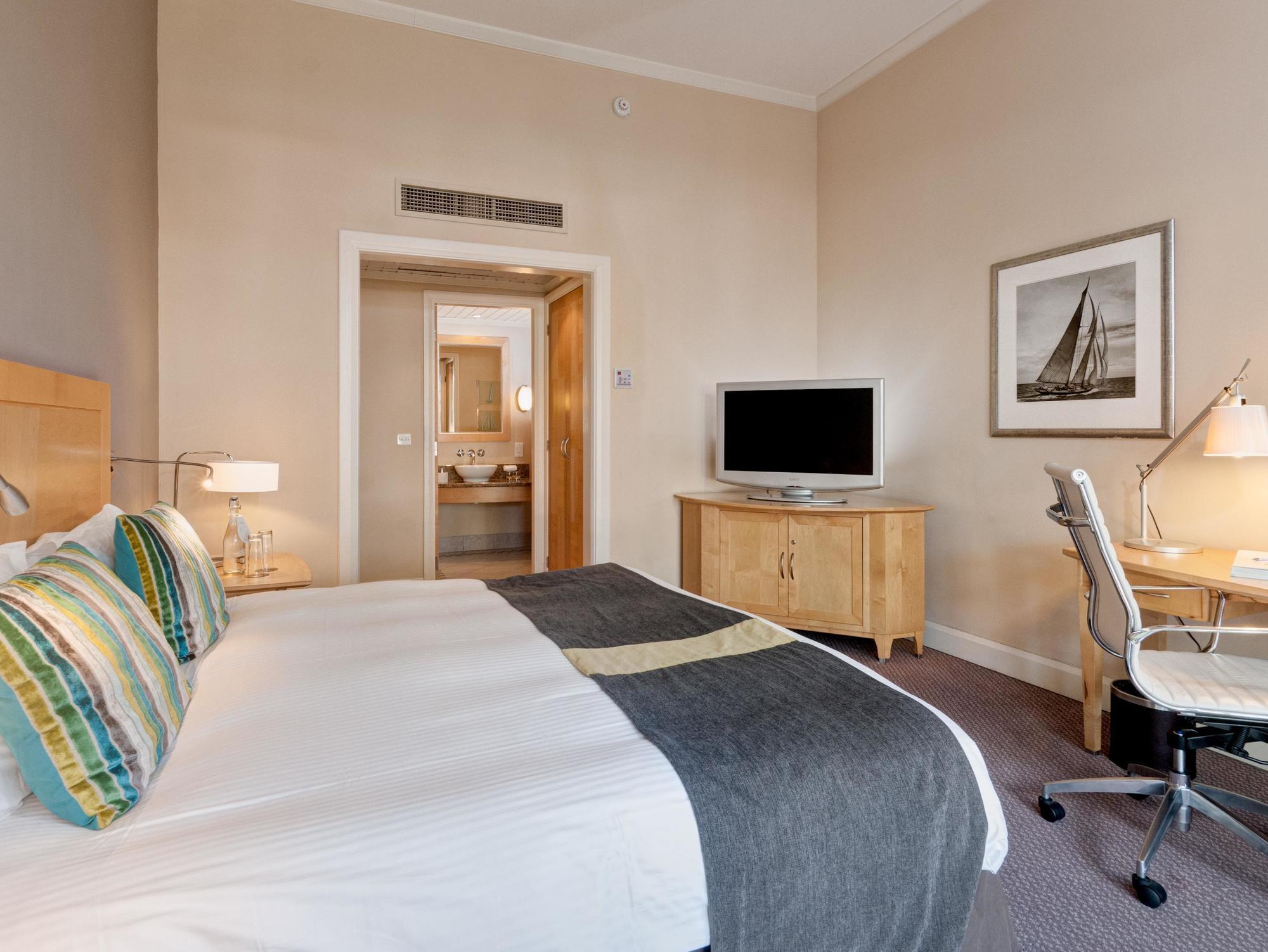 Hotel Le Suffren & Marina 4*