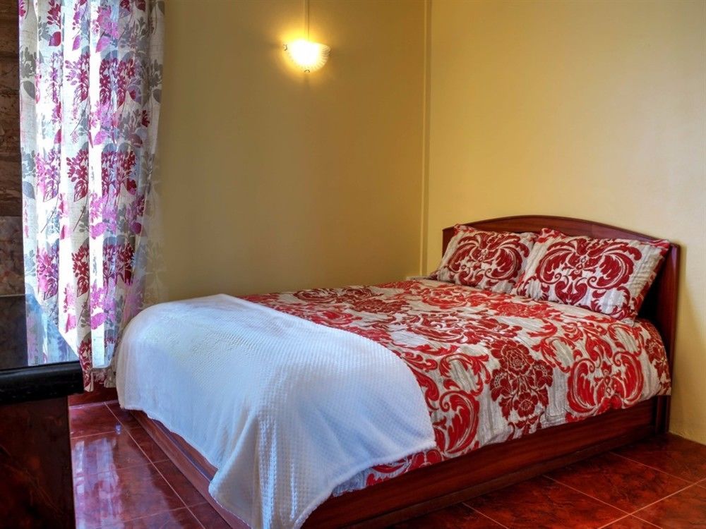 Skylineinn 2* Surinam