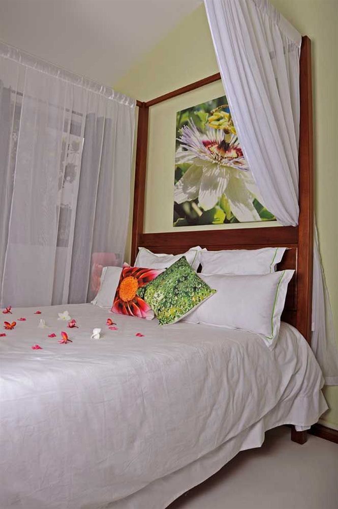 Flowers Of Paradise 3*