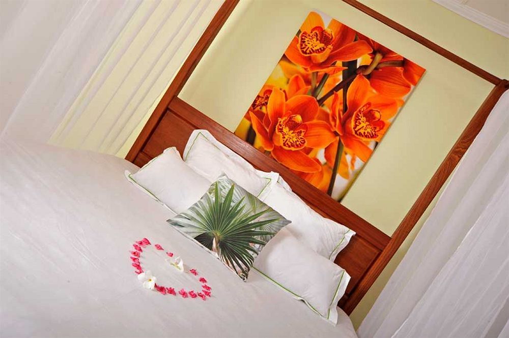 Flowers Of Paradise Hotel Pereybere Beach