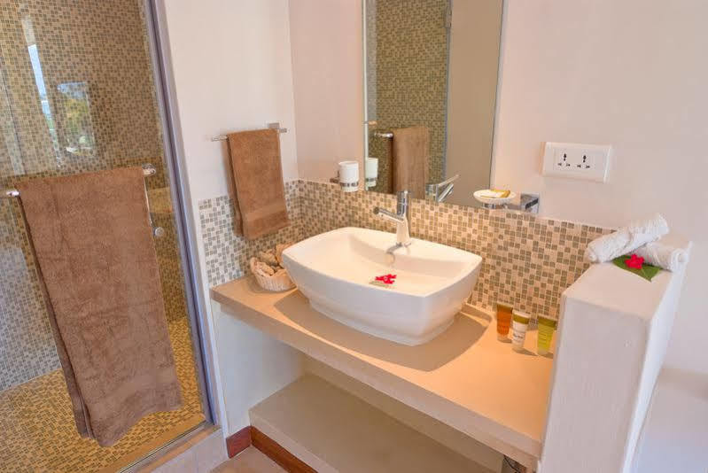 Bon Azur Beachfront & Penthouses By Lov Hotel 5*