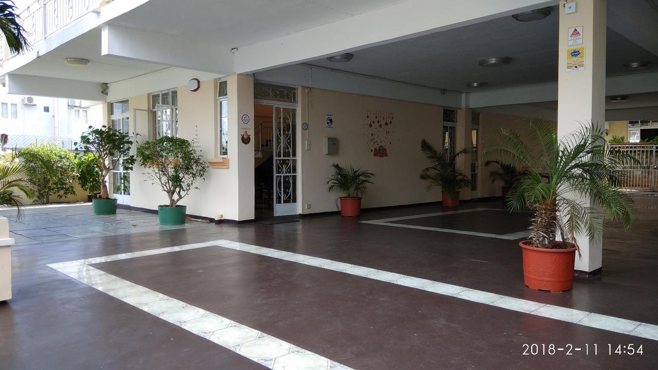 Alpha Apartment *