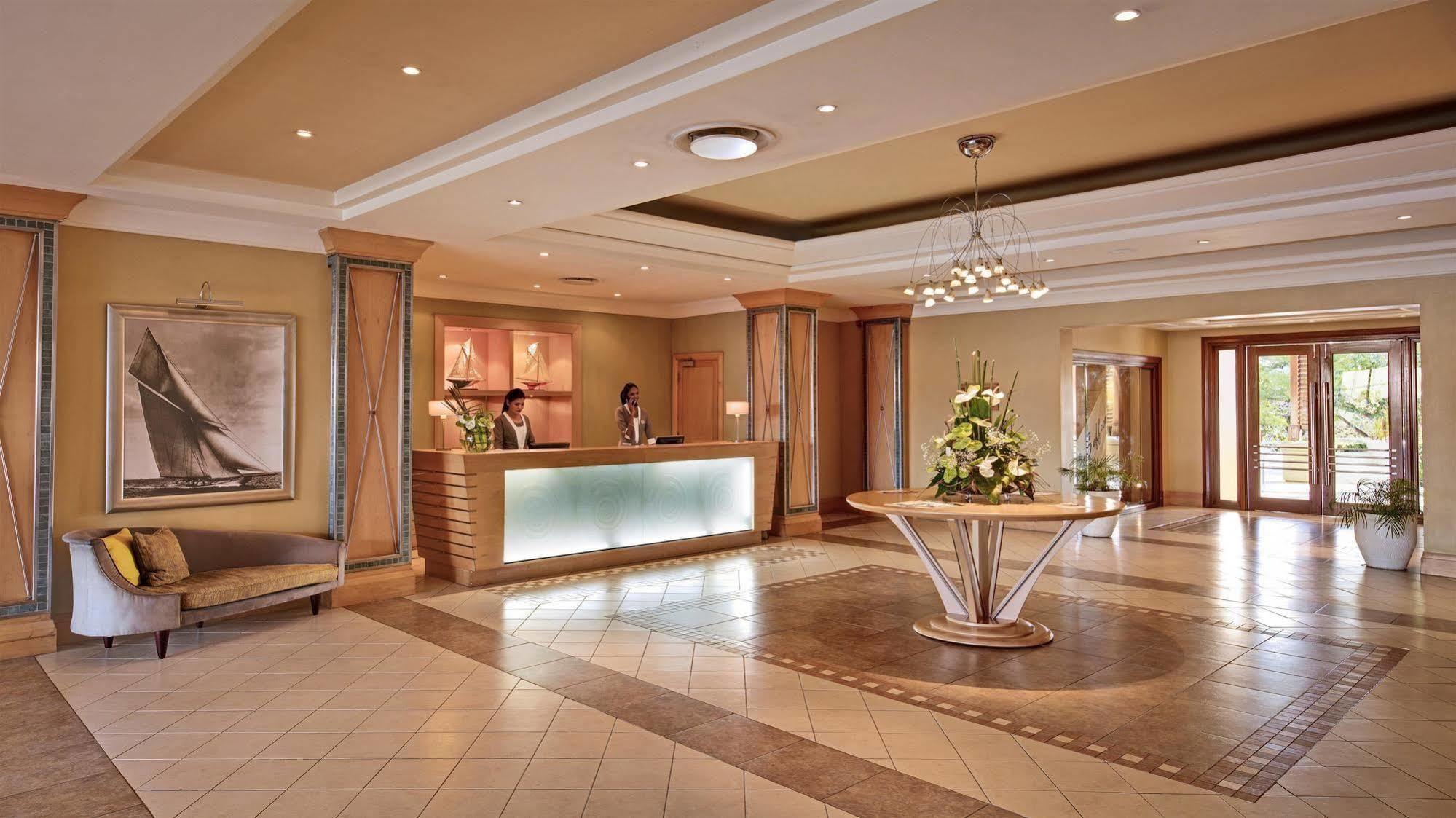 Le Suffren & Marina Hotel