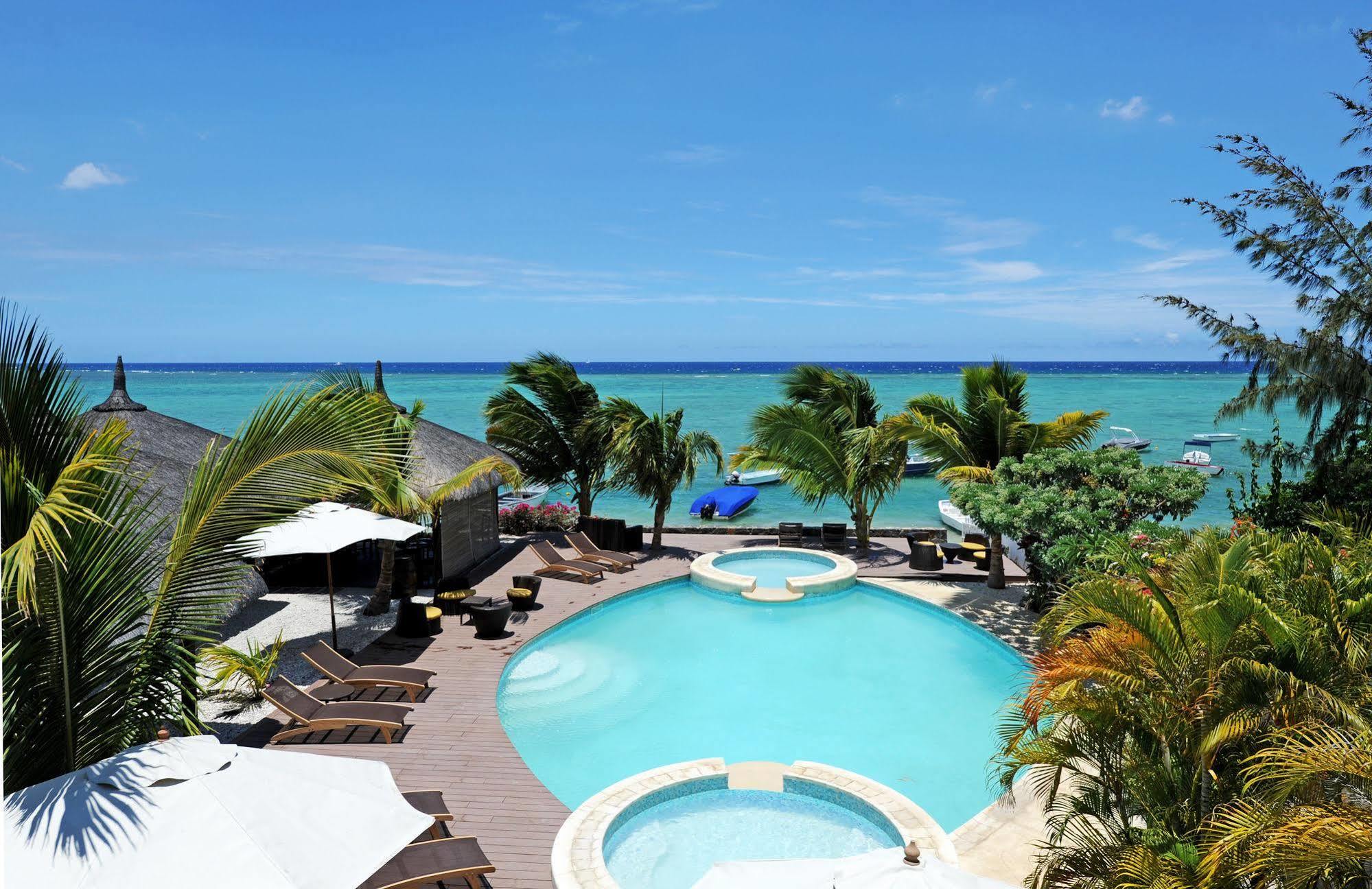 The Bay 3* Riviere Noire