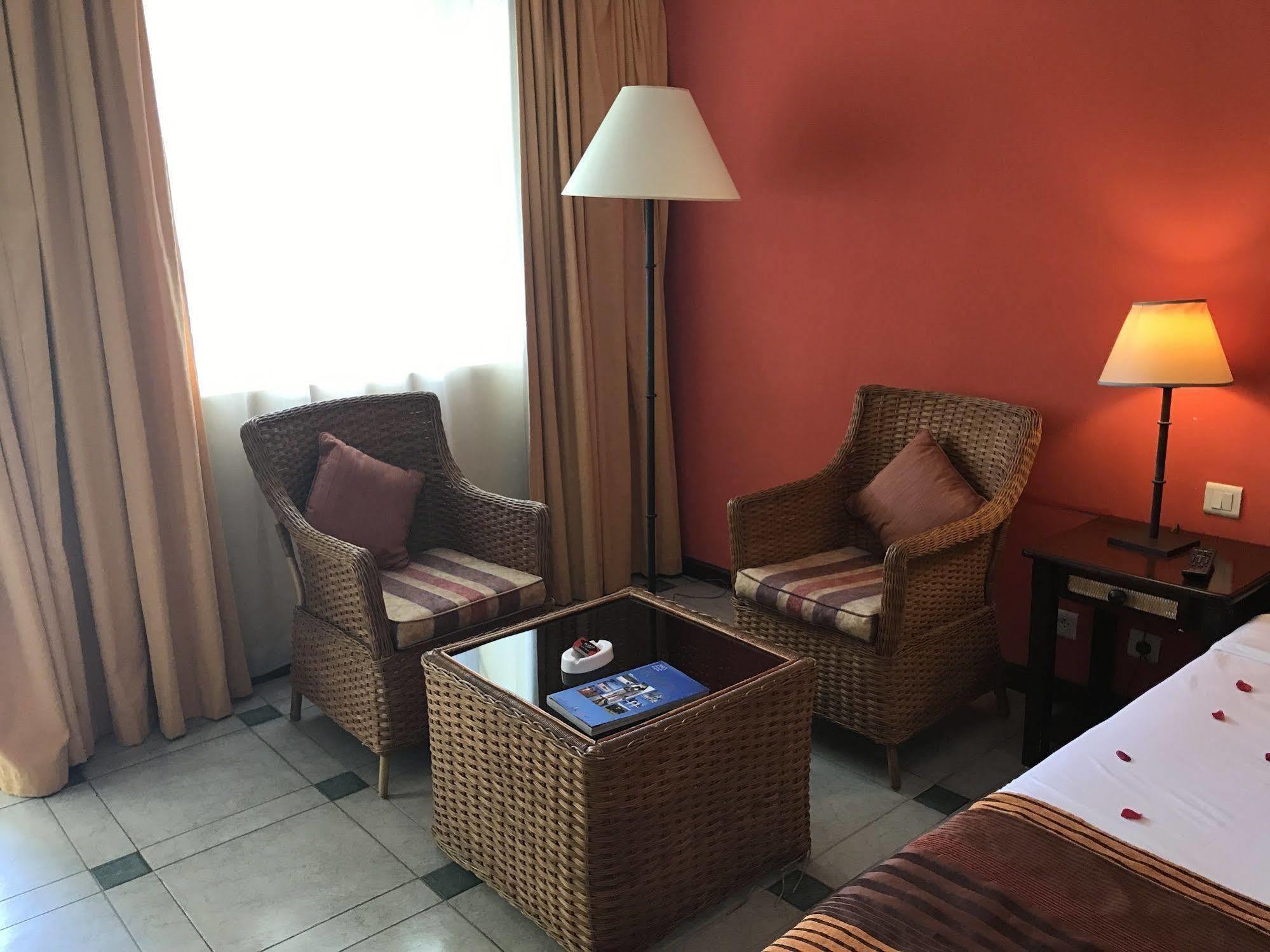 Tarisa & Resort 3*