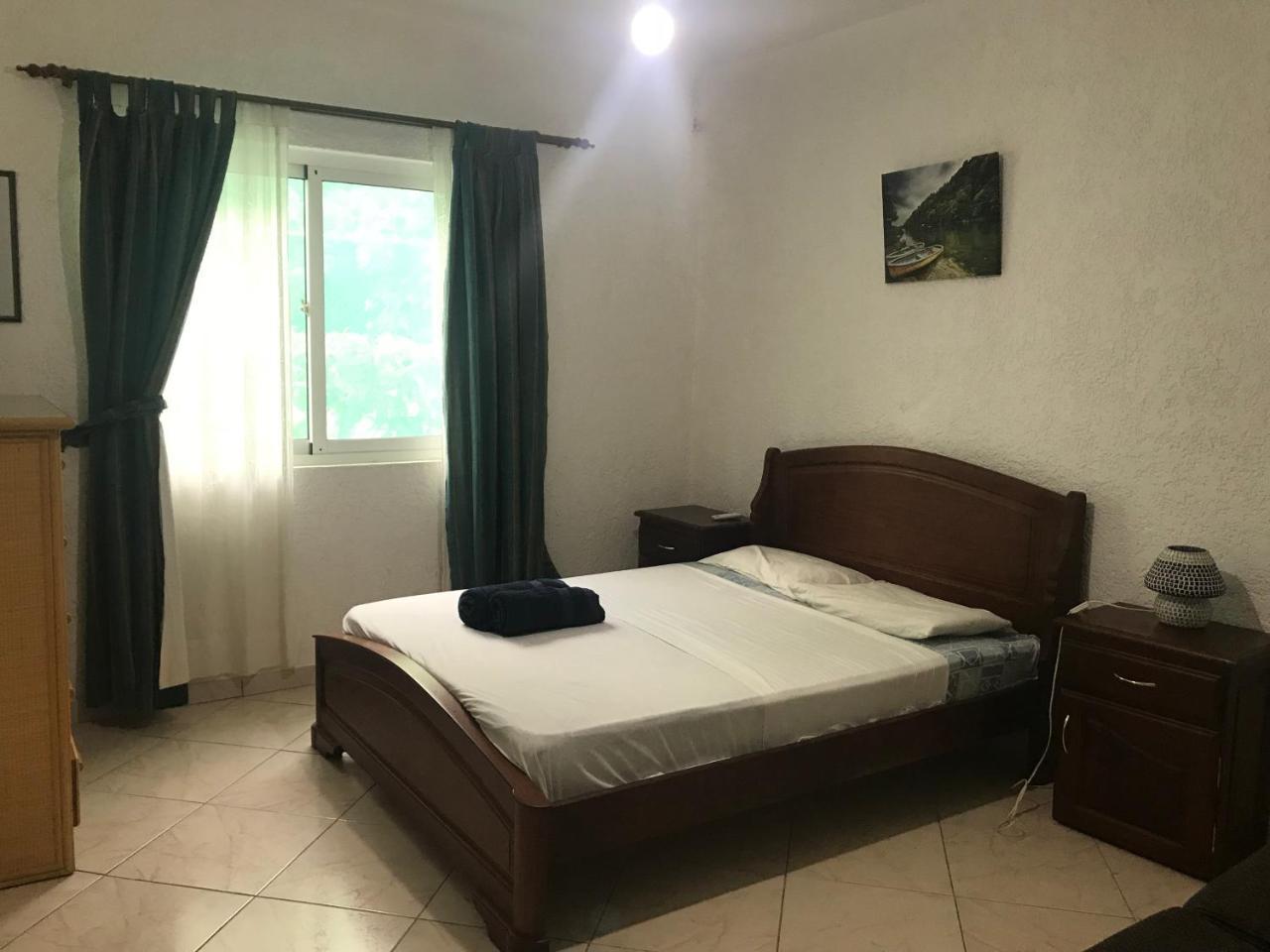 Grenadiers Apartment
