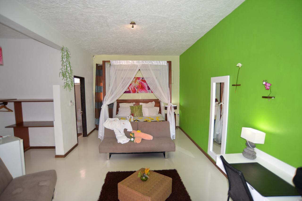 Flowers Of Paradise Hotel Pereybere Beach