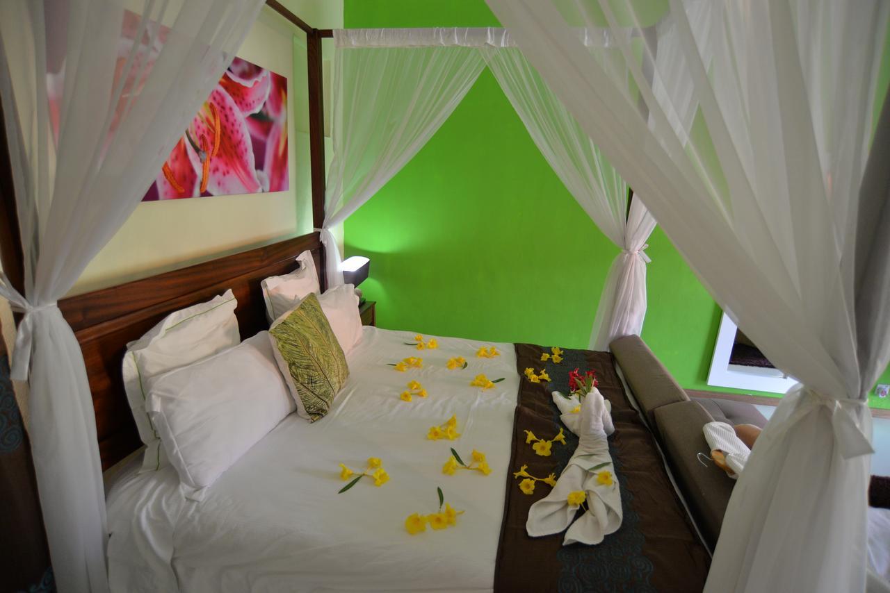 Flowers Of Paradise Hotel Pereybere Beach
