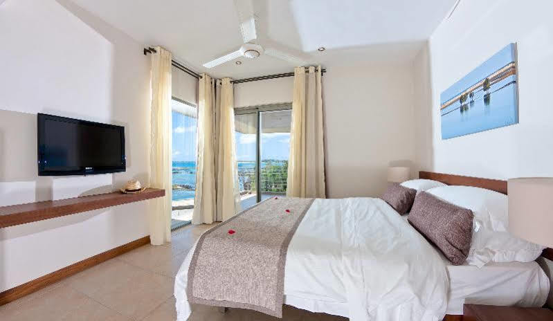 Hotel Bon Azur Beachfront & Penthouses 5*
