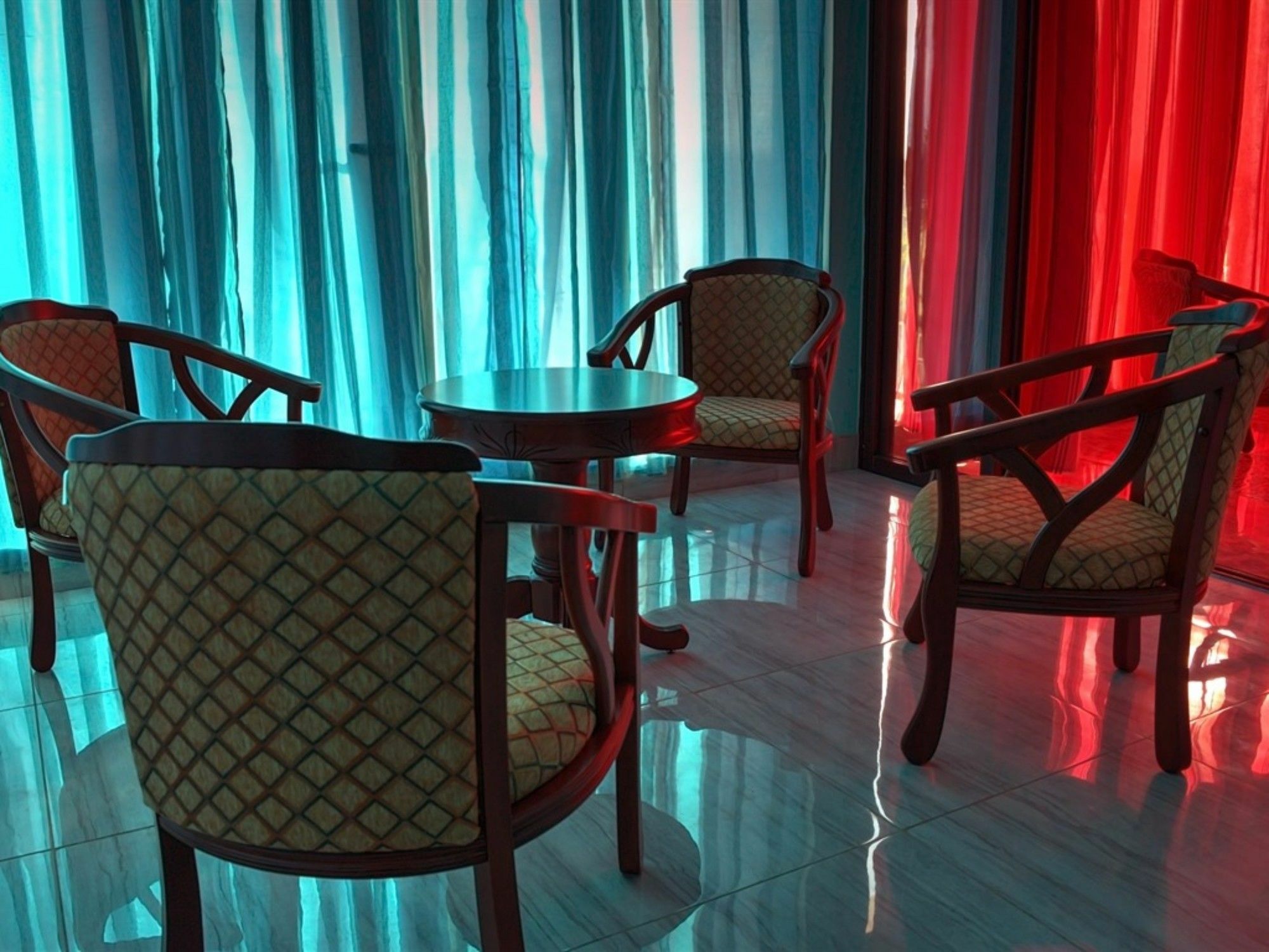 Skylineinn 2* Surinam