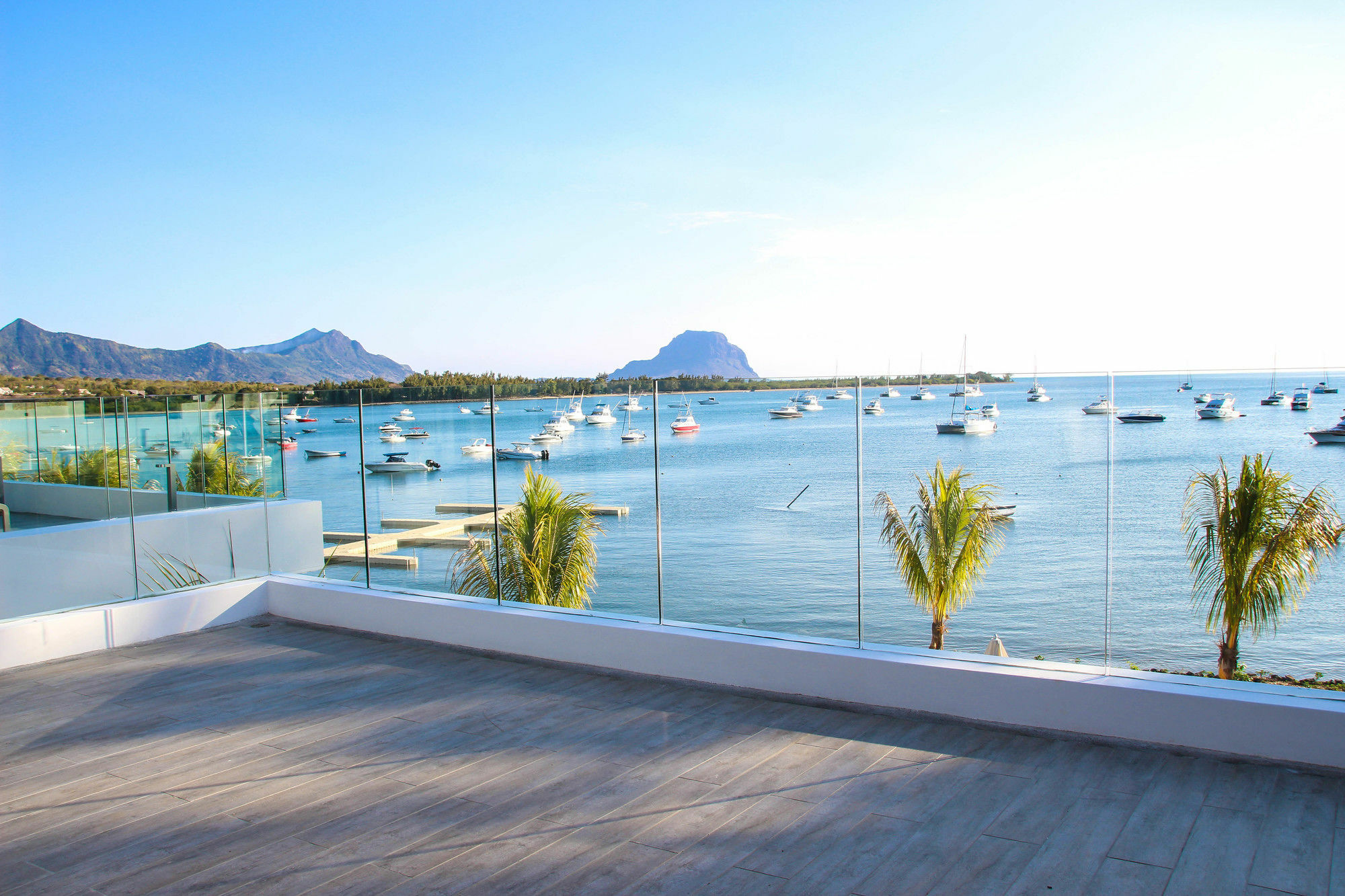 Apartment Latitude Luxury Seafront Riviere Noire