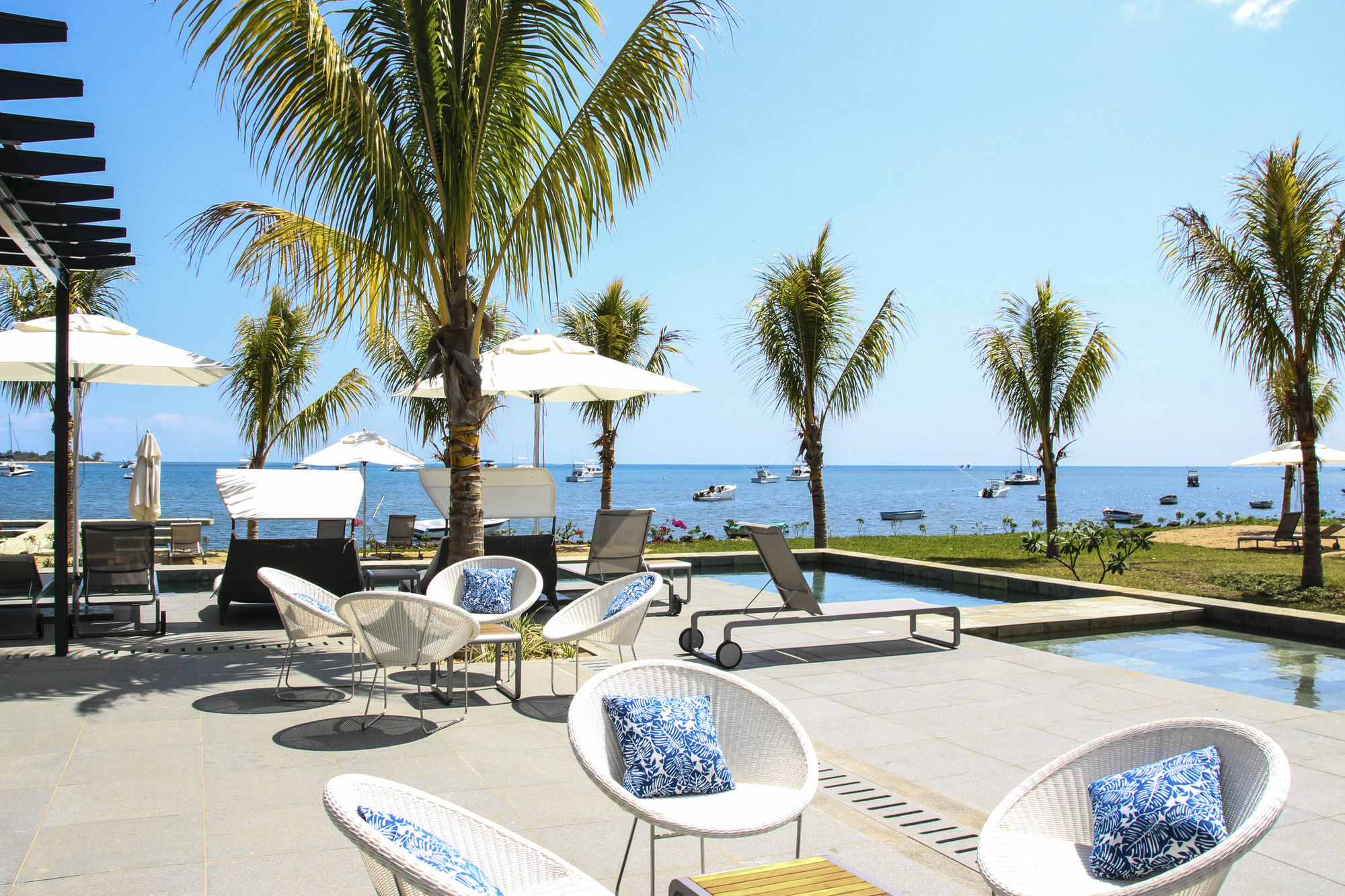 Apartment Latitude Luxury Seafront
