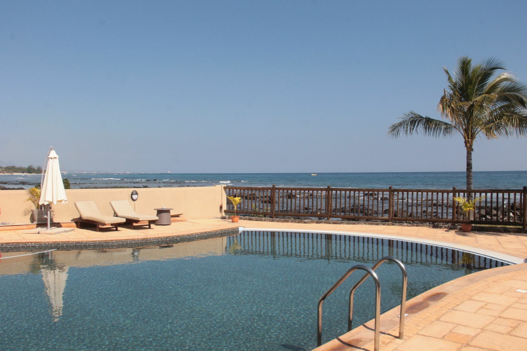 Sunset Reef & Hotel
