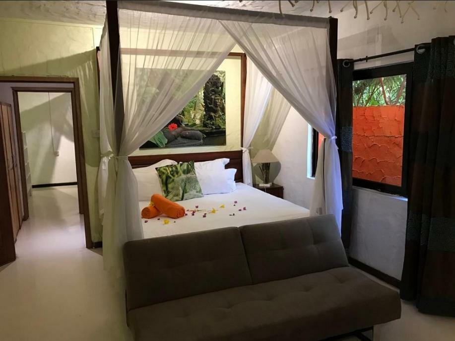 Flowers Of Paradise Hotel Pereybere Beach