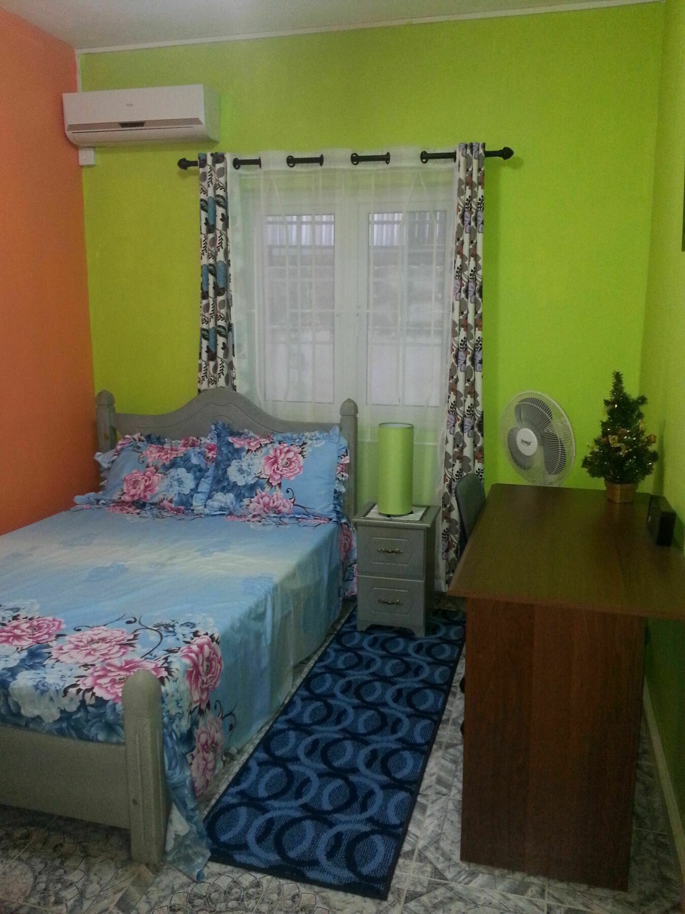 Sunset Apartment *
