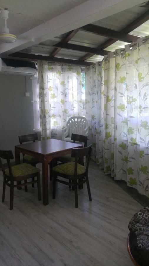 Beach Apartment * Pereybere Beach