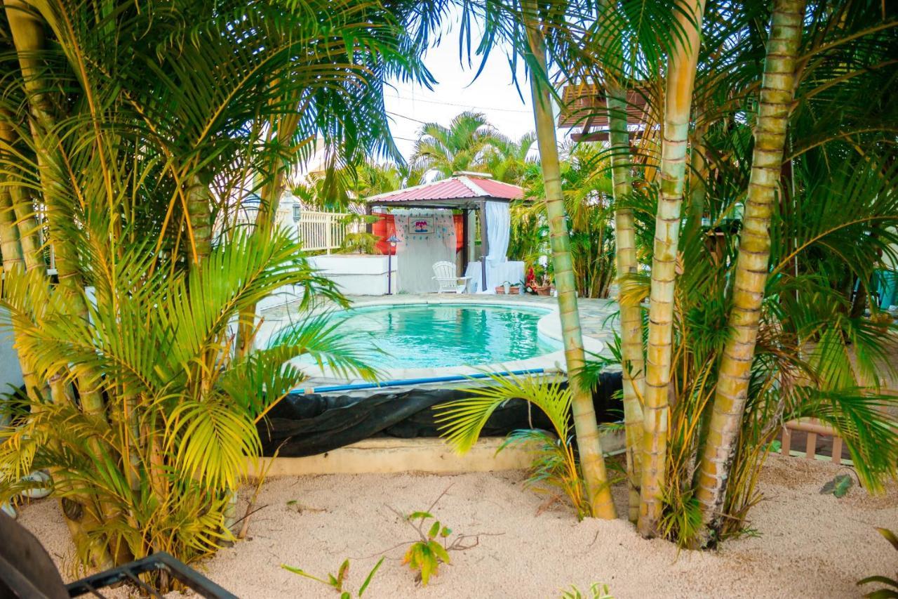 Apartment Pereybere Poolside Haven: Spacious Retreat Pereybere Beach