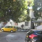 Le Cactus Guest House
