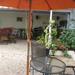 Le Cactus Guest House