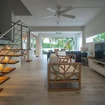Between 2 Waters Villa, Free Rental Car Offered.