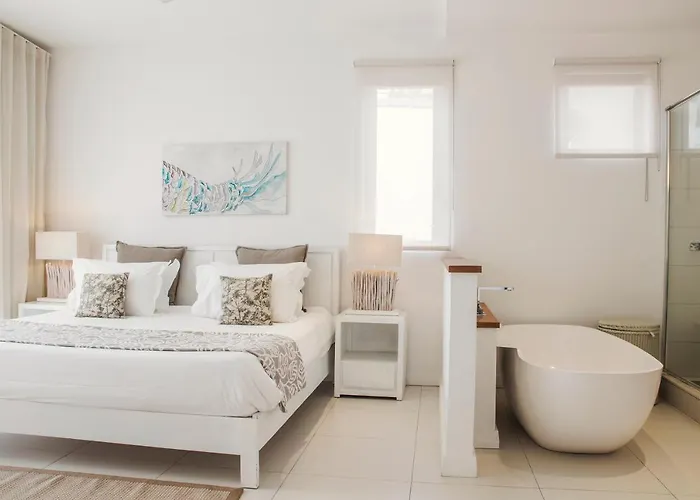 2 Bedrooms Charming Apartment, West Island Resort