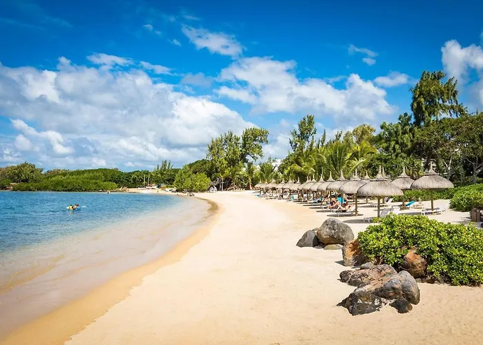Azuri Ocean Village - Elegant 3-Bedroom Apartment With Private Garden, Beach & Pool Access In Roches Noires