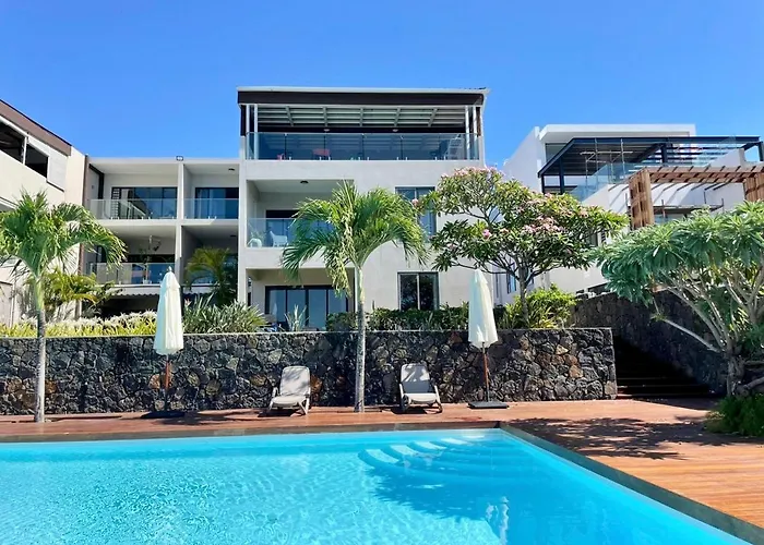Luxury Beach House With Spectacular Sea View And Pool