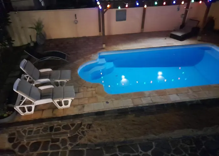 Villa Santa Avec Piscine Et Jardin