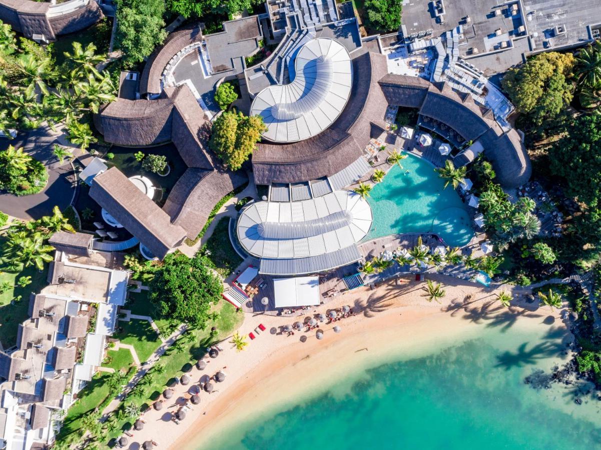 Lux* & Resort