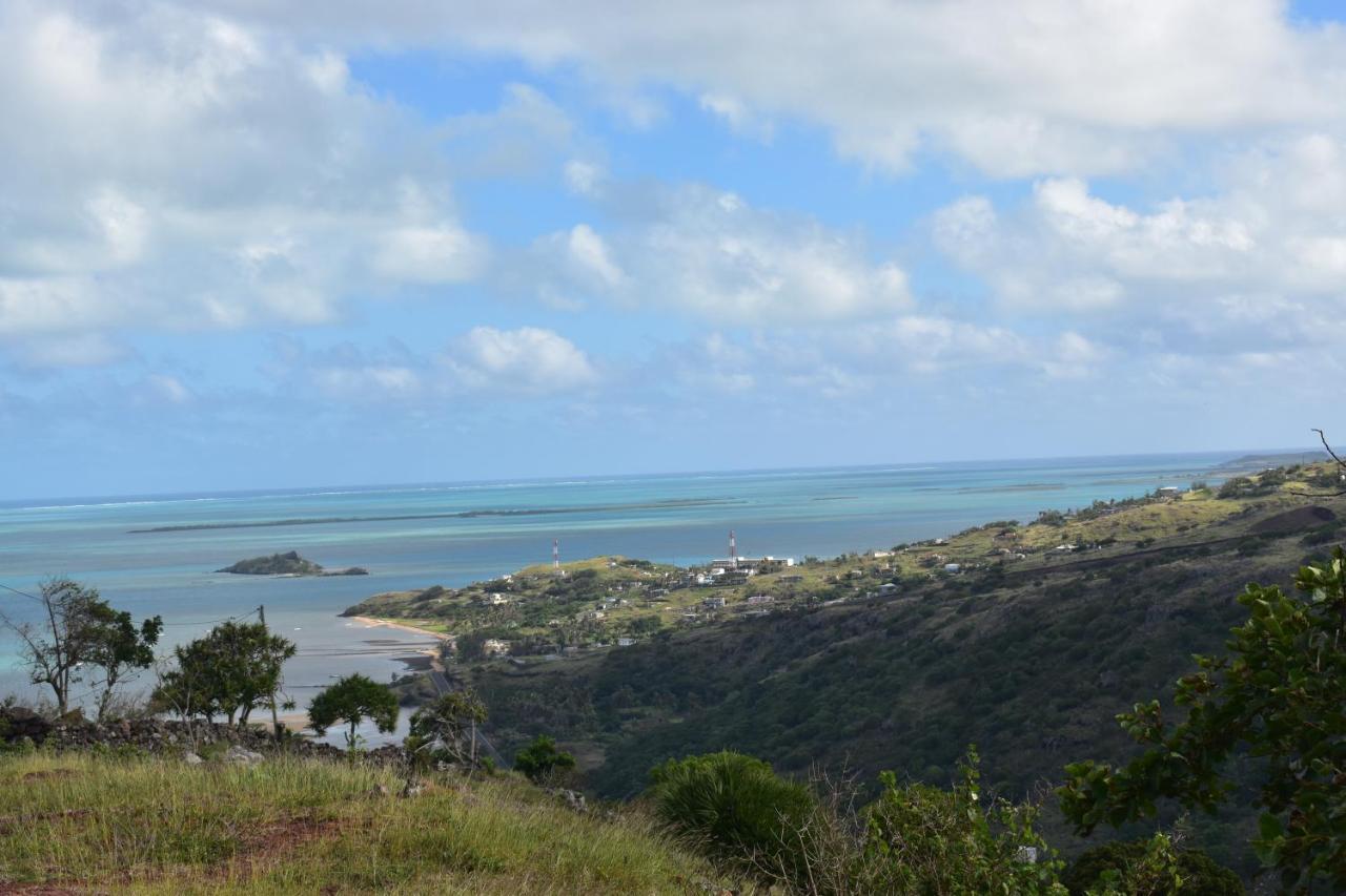Les Antigones Port Mathurin