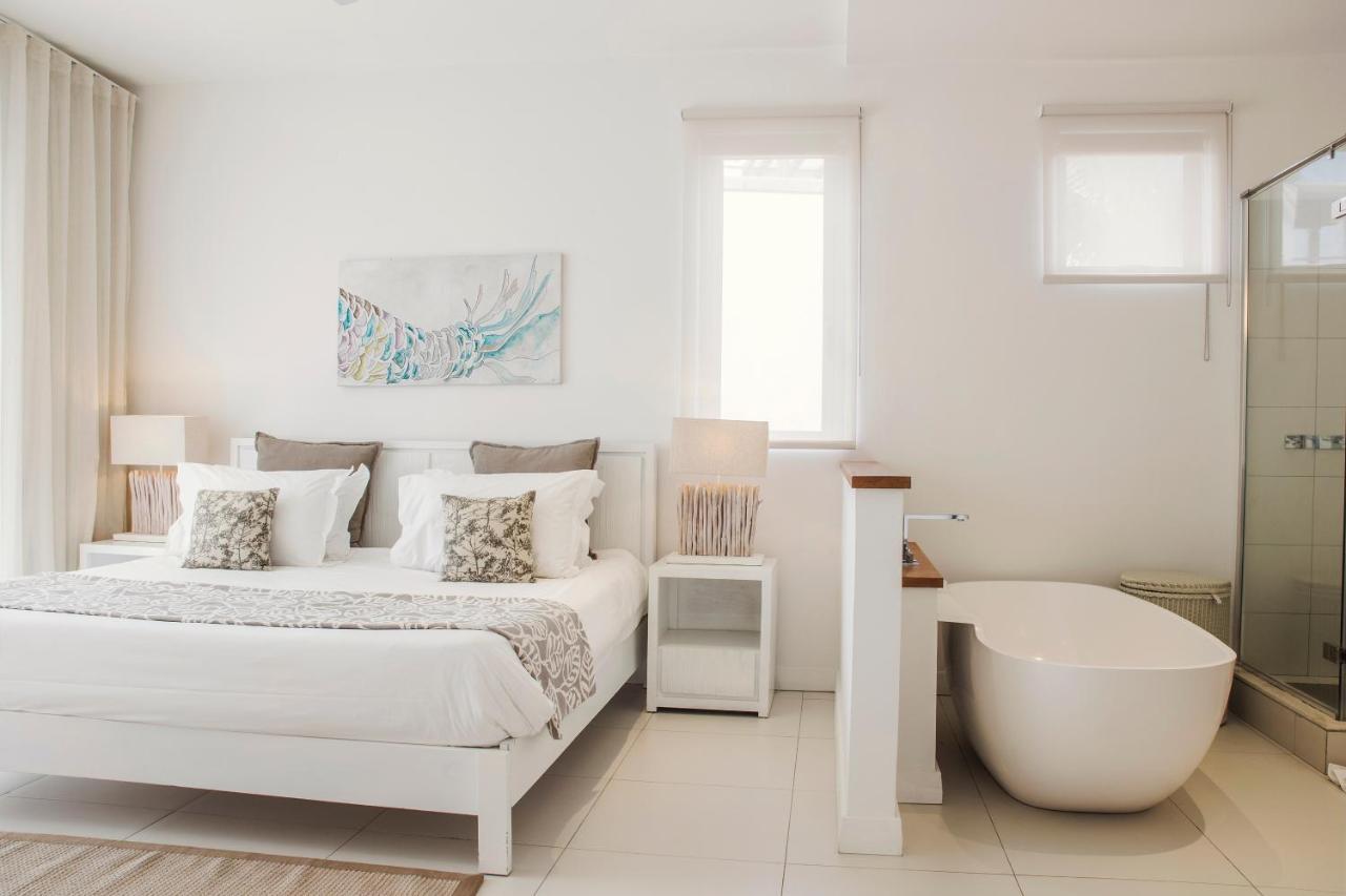 2 Bedrooms Charming Apartment, West Island