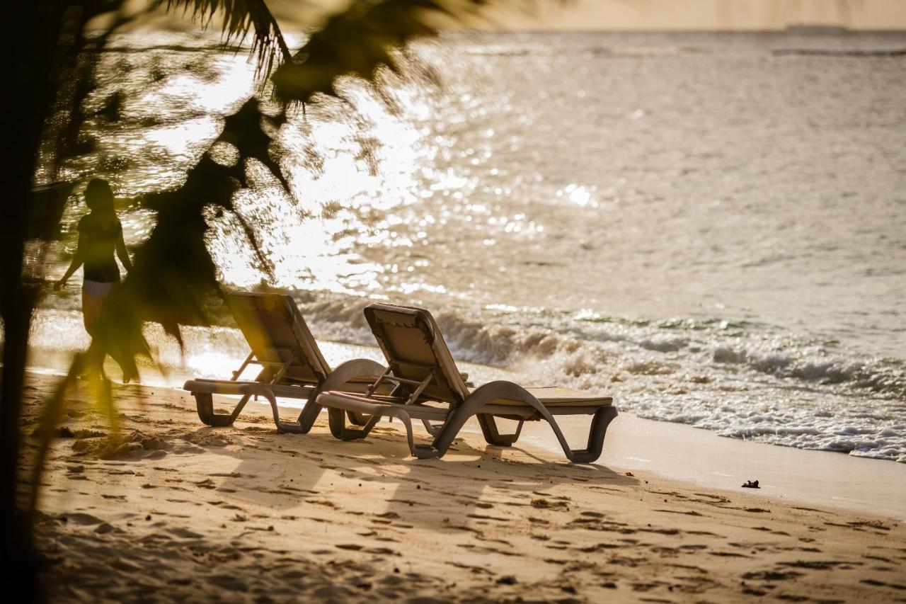 Victoria Beachcomber & Pointe aux Piments