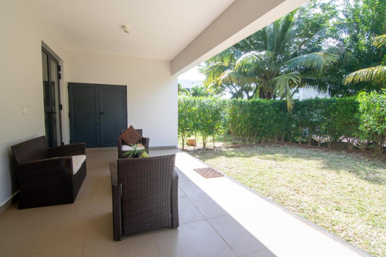 Azuri Ocean Village - Elegant 3-bedroom With Private Garden, & Pool Access In