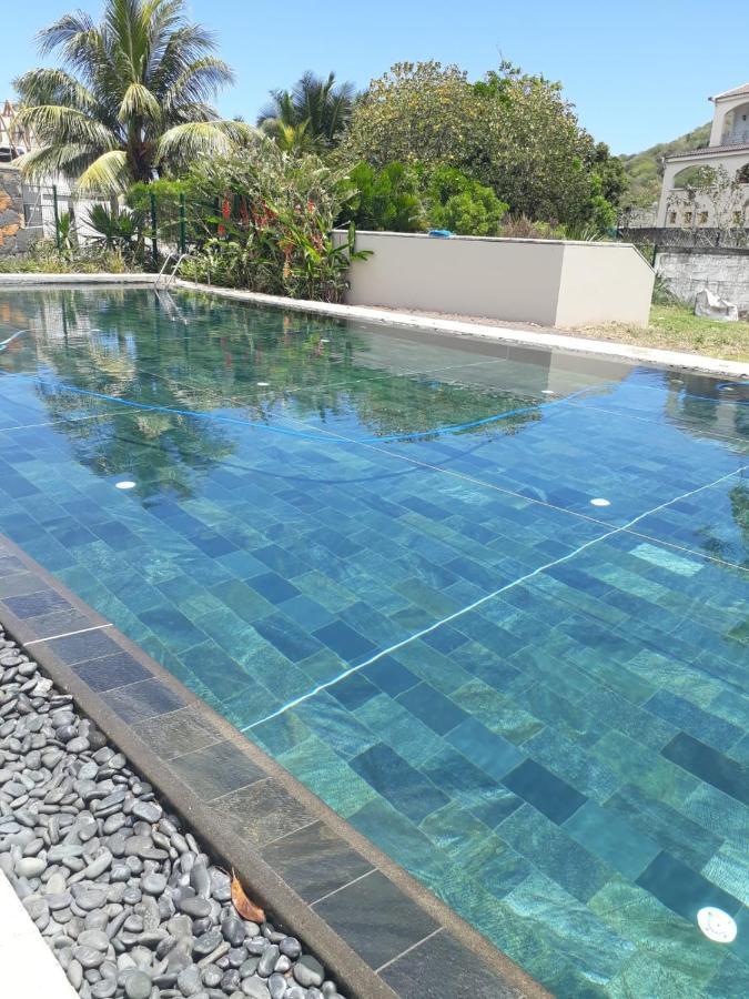 2 Bedrooms Charming Apartment, West Island Apartamento