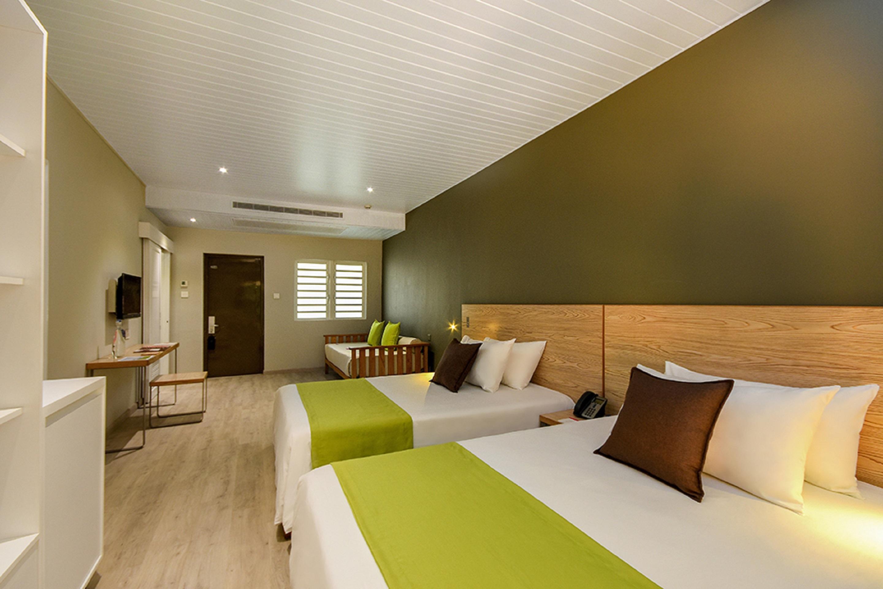 Mauricia Beachcomber & 4* Grand Baie