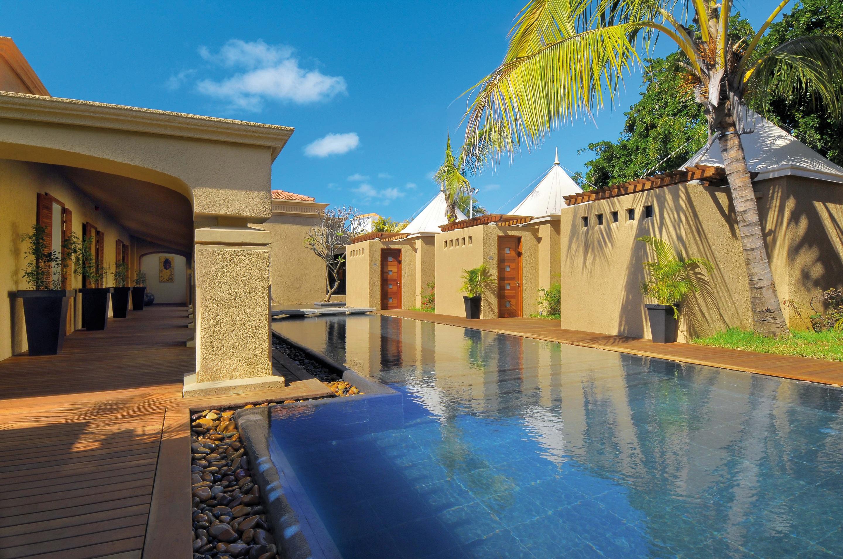 Mauricia Beachcomber & 4* Grand Baie