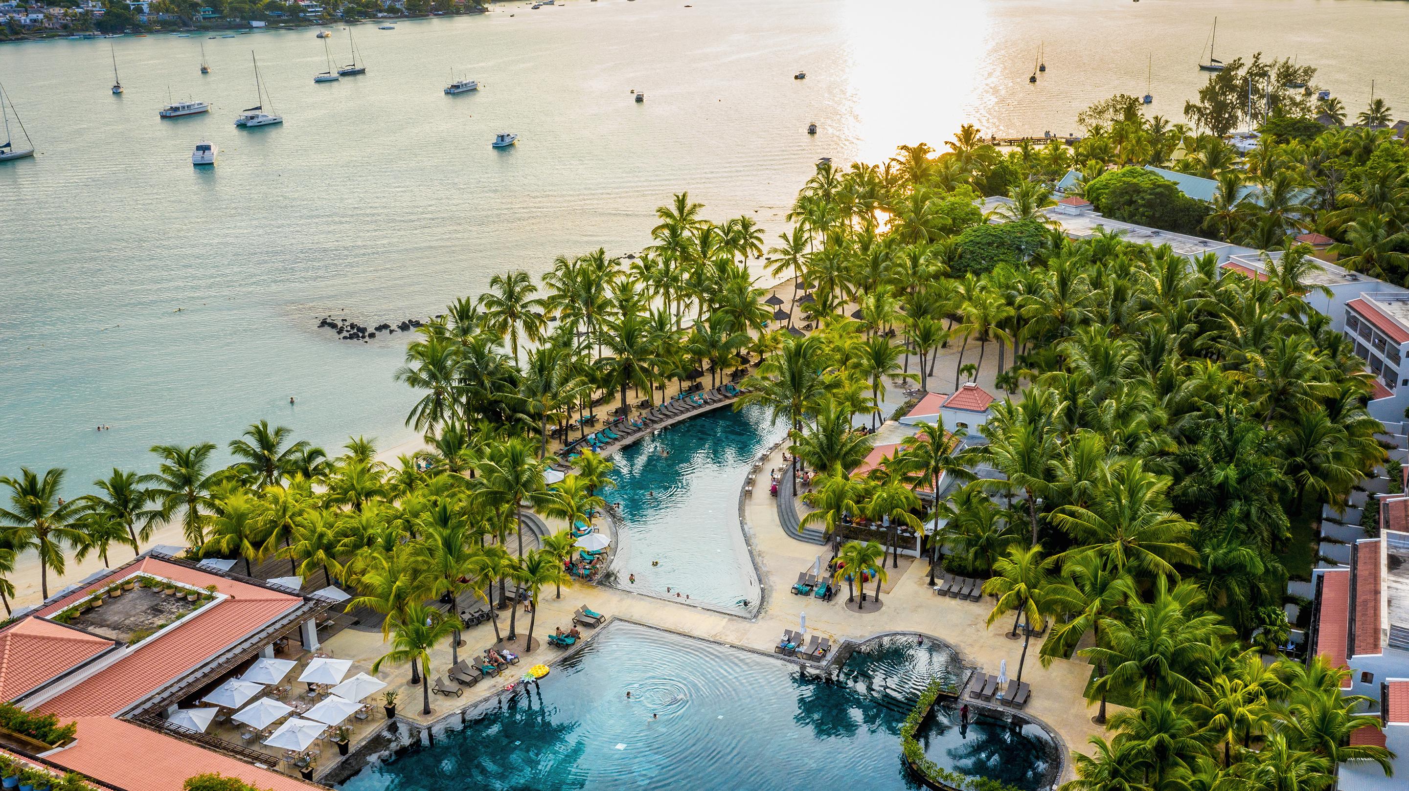 Mauricia Beachcomber & Hotel 4*