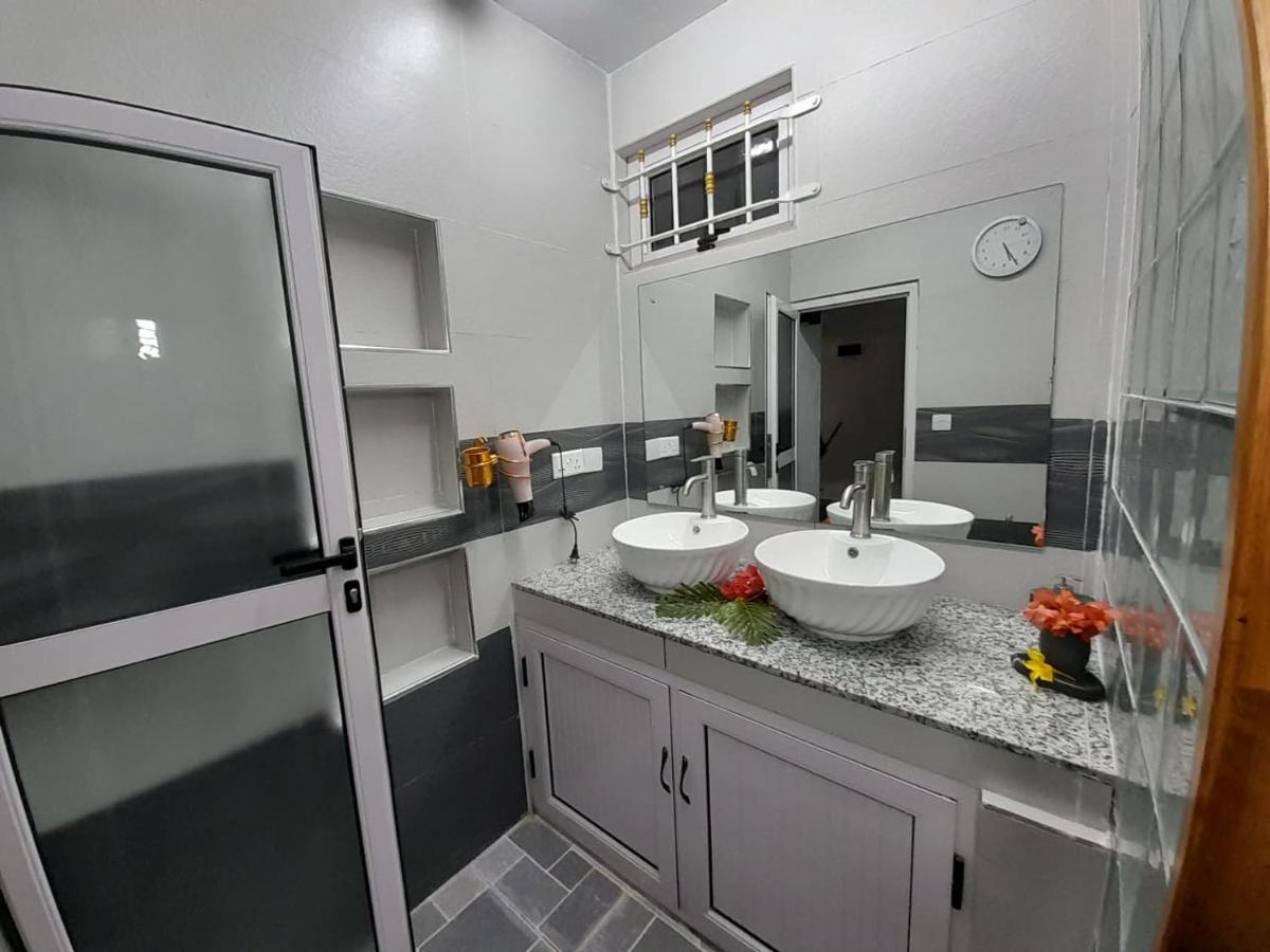 Holiday home Santa Avec Piscine Et Jardin Pointe aux Piments