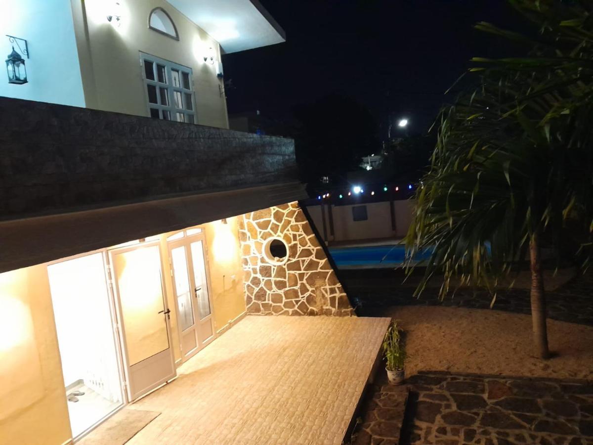 Santa Avec Piscine Et Jardin Holiday home