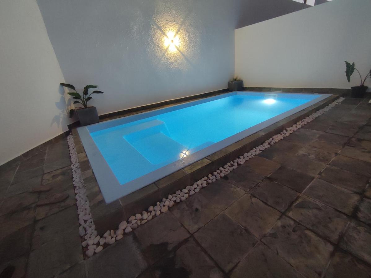 Golden Square & Private Pool Apartment