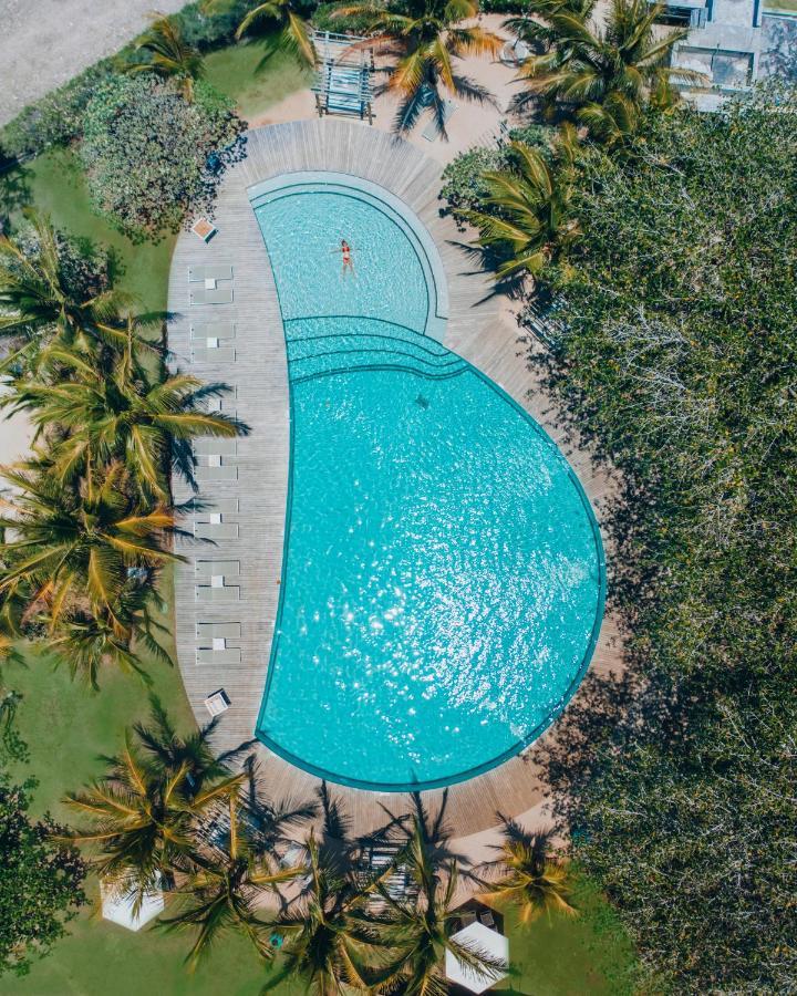 Lux* & Resort