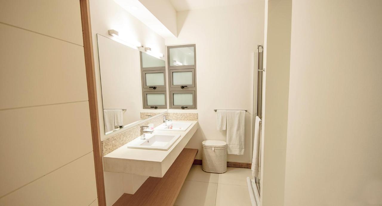 Cap Ouest Luxury Beachfront *