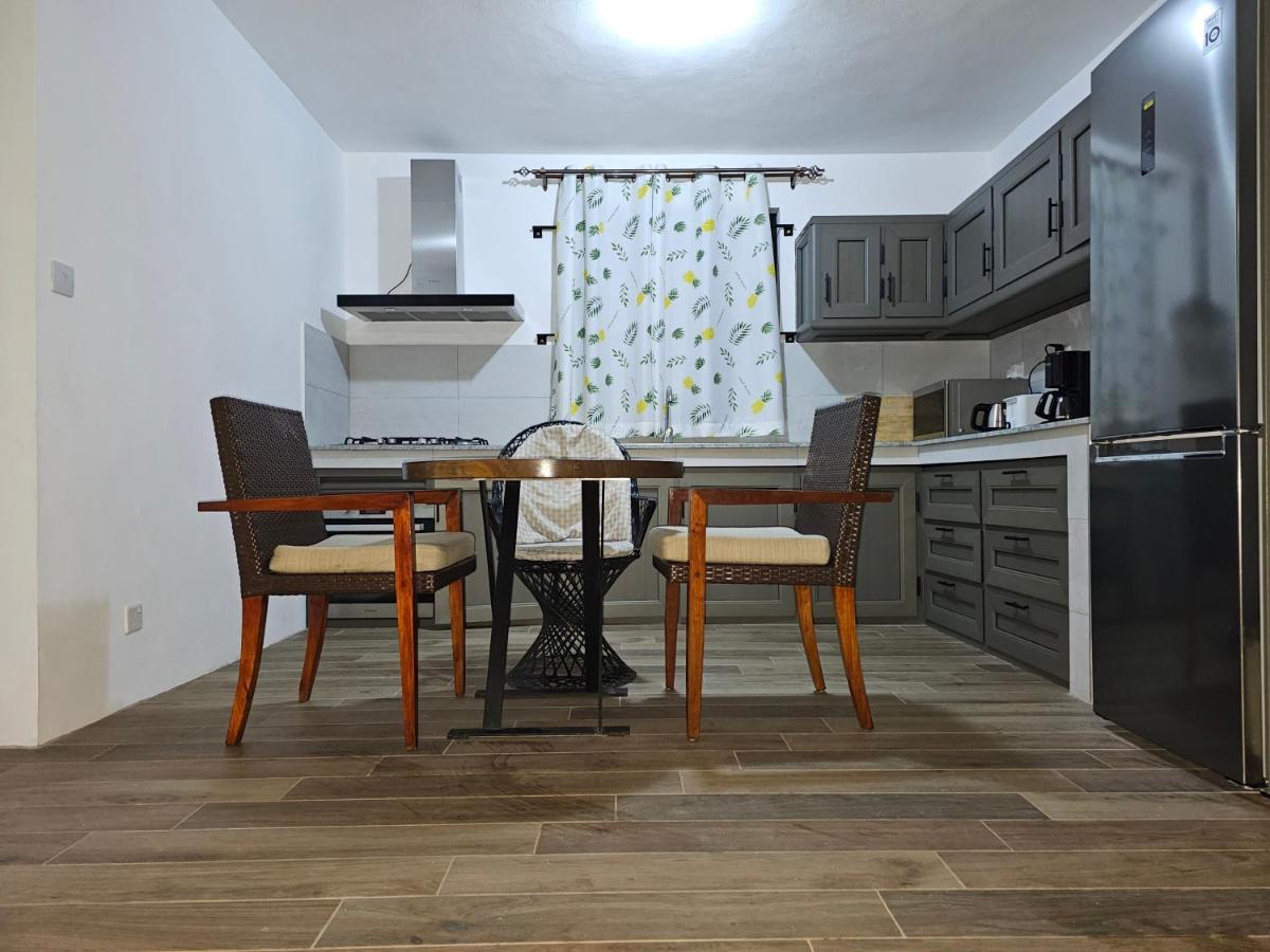 Trochetia Apartment *
