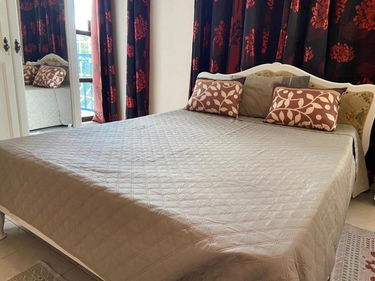 Calm Oasis Sunset Summer Vacation Private Furnished *