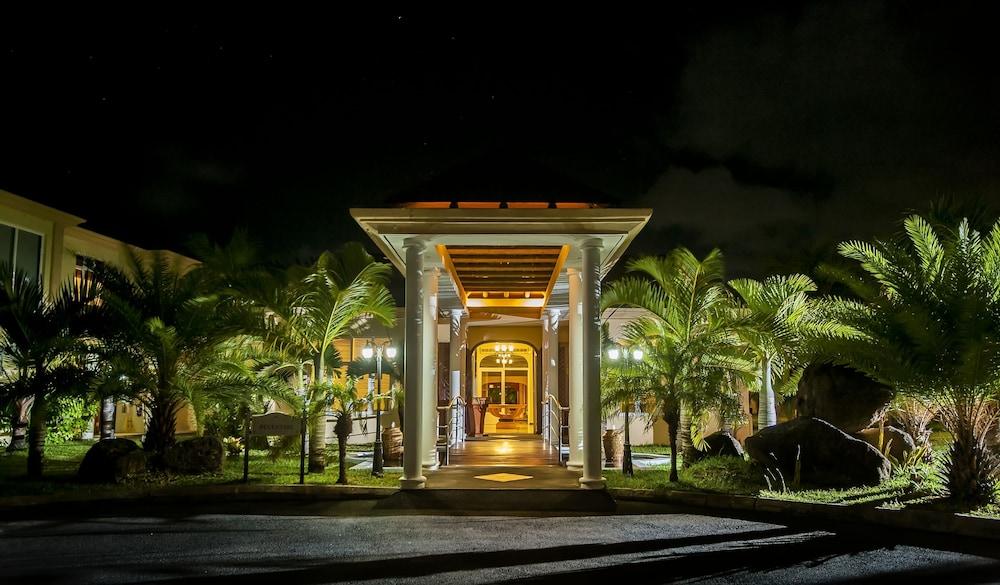 Hotel Jalsa Beach & Spa