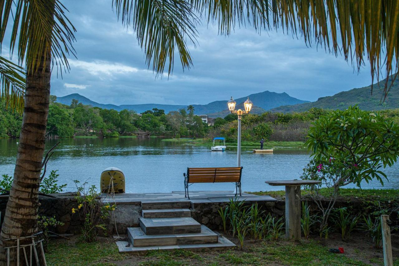 Between 2 Waters Villa, Free Car Offered. Villa Tamarin