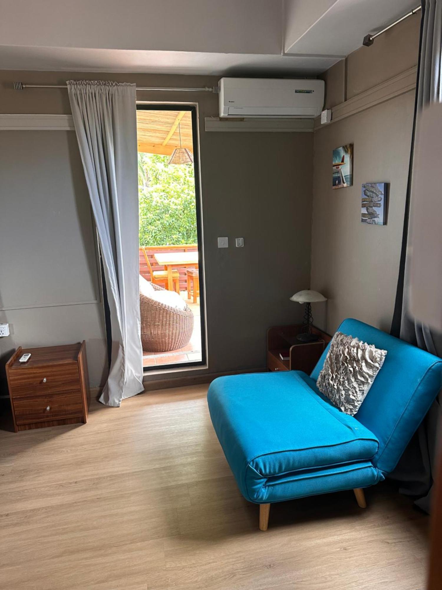 Guest house Le Du Bonheur & Car 4*