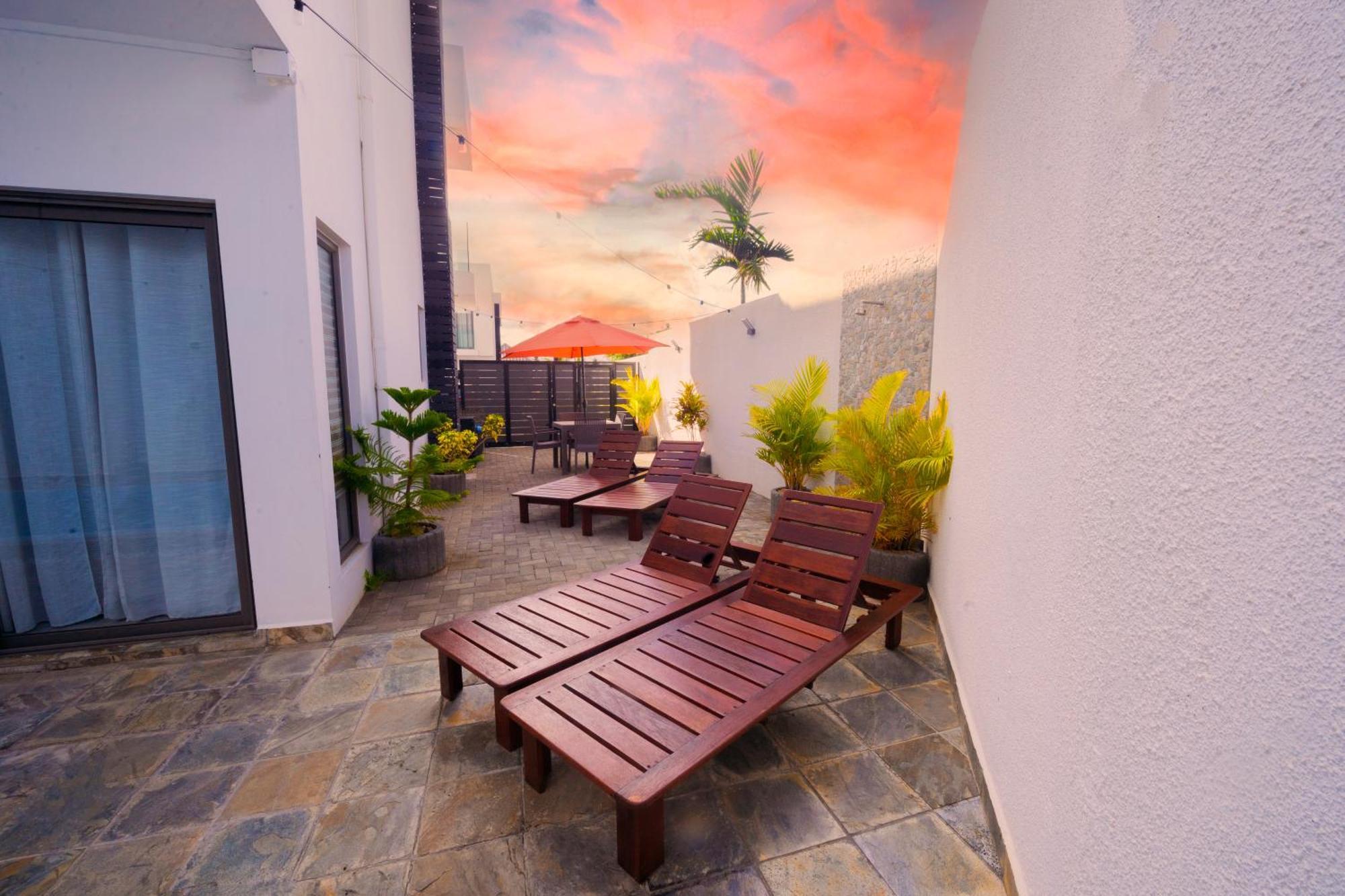 Apartment Golden Square & Private Pool *