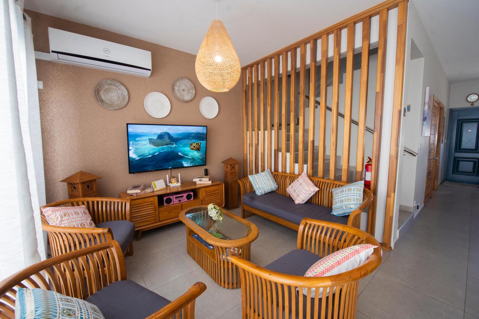 Apartment Golden Square & Private Pool Flic en Flac